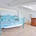 Guesthost - Dimora Alta Vista - Seaview & Parking Apartament