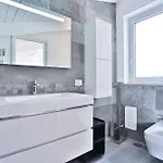 Guesthost - Dimora Alta Vista - Seaview & Parking Apartament Salerno