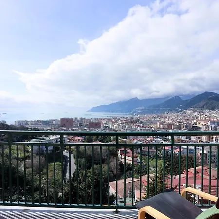 Guesthost - Dimora Alta Vista - Seaview & Parking Apartament Salerno
