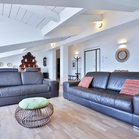 Apartamento Guesthost - Dimora Alta Vista - Seaview & Parking Salerno