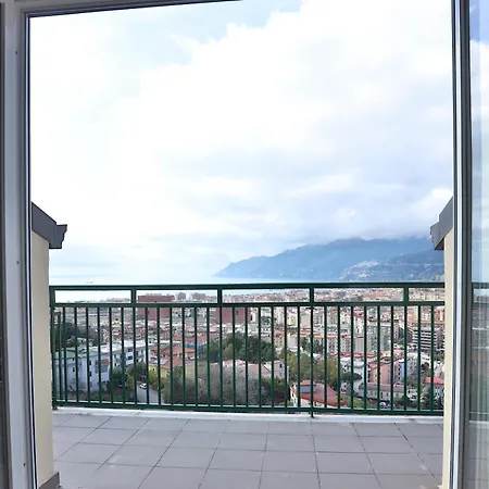 Apartamento Guesthost - Dimora Alta Vista - Seaview & Parking Salerno