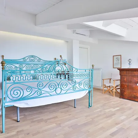 Guesthost - Dimora Alta Vista - Seaview & Parking Apartamento