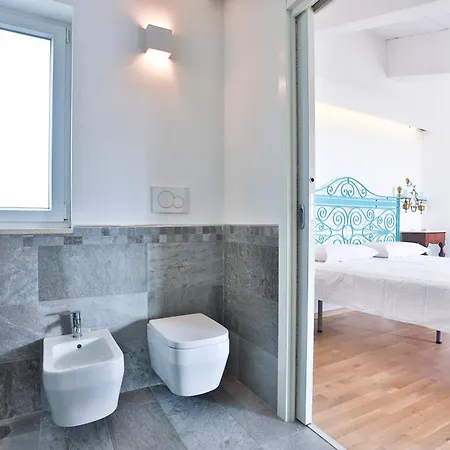 Apartamento Guesthost - Dimora Alta Vista - Seaview & Parking Salerno