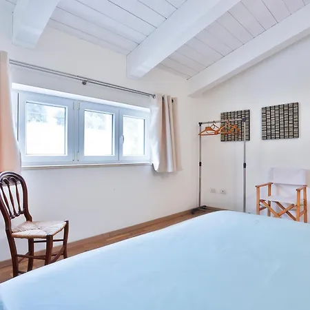 Guesthost - Dimora Alta Vista - Seaview & Parking *