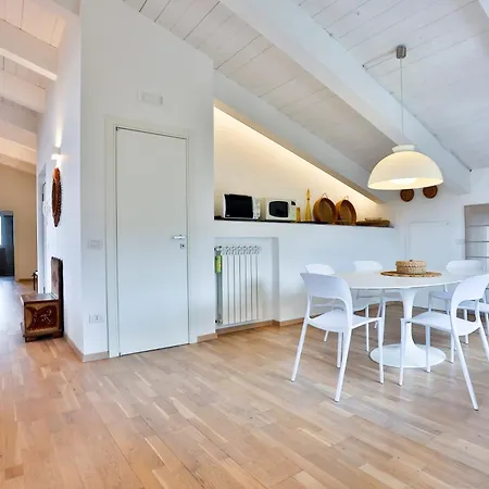 Guesthost - Dimora Alta Vista - Seaview & Parking