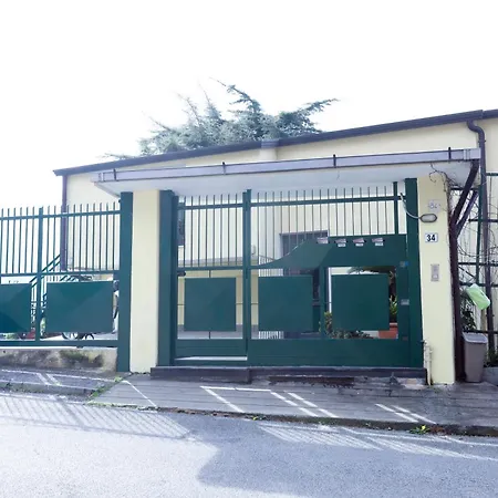 Guesthost - Dimora Alta Vista - Seaview & Parking Apartamento Salerno